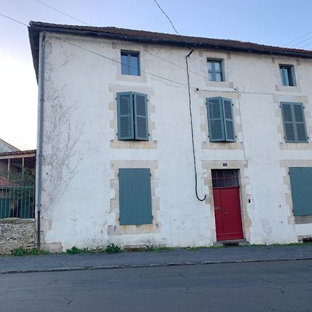 Townhouse 26 Chambres D'Hotes Civray Hotel Екстер'єр фото